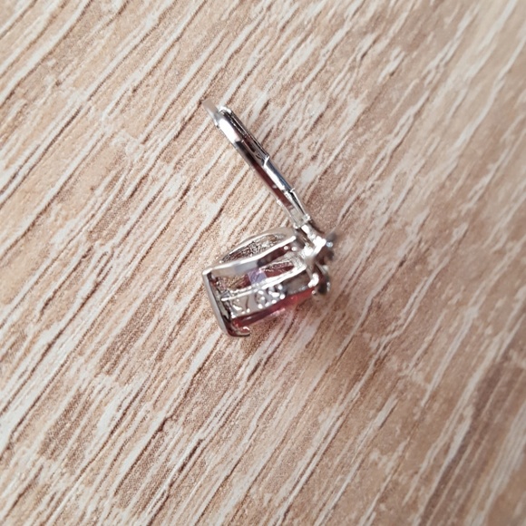 Adorable earrings - Picture 2 of 2